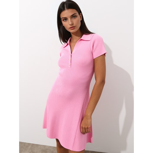 Mohito - Różowa sukienka mini z kołnierzykiem polo - różowy Mohito M Mohito