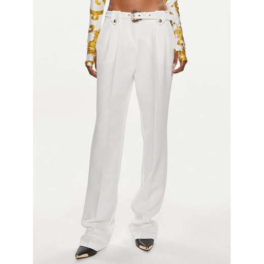 Versace Jeans Couture Spodnie materiałowe 76HAA111 Biały Slim Fit ze sklepu MODIVO w kategorii Spodnie damskie - zdjęcie 184701687