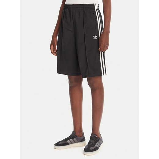 adidas Szorty sportowe adicolor Firebird JD0286 Czarny Loose Fit ze sklepu MODIVO w kategorii Szorty - zdjęcie 184706788