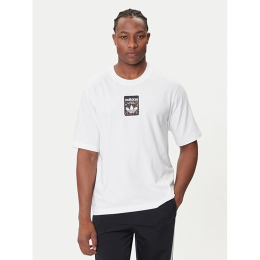 adidas T-Shirt Leo JV7570 Biały Oversize ze sklepu MODIVO w kategorii T-shirty męskie - zdjęcie 184706838