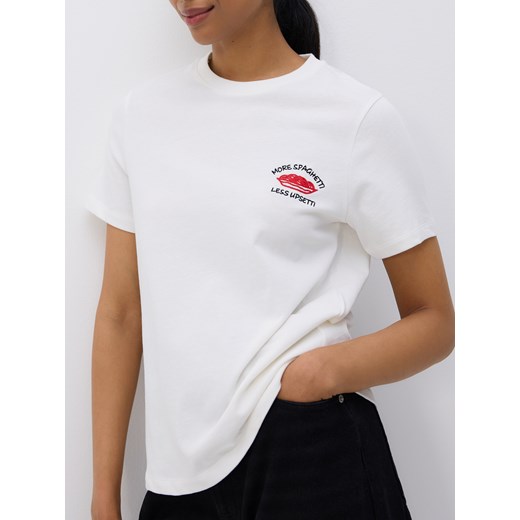 Reserved - T-shirt z nadrukiem i haftem - złamana biel ze sklepu Reserved w kategorii Bluzki damskie - zdjęcie 184712198