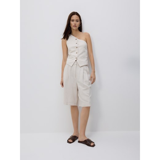 Reserved - Szorty bermudy z zakładkami - kremowy Reserved M Reserved