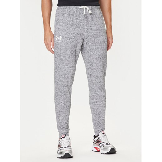 Under Armour Spodnie dresowe Ua Rival Terry Jogger 1380843-011 Szary Fitted Fit ze sklepu MODIVO w kategorii Spodnie męskie - zdjęcie 184738919