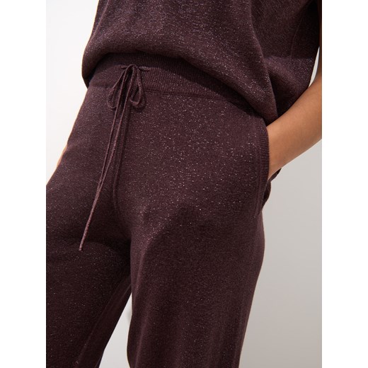 Mohito - Brązowe spodnie z metaliczną nicią - brązowy Mohito L Mohito