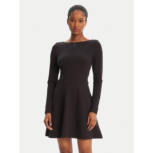 Tommy Jeans Sukienka codzienna Essential DW0DW21745 Czarny Regular Fit ze sklepu MODIVO w kategorii Sukienki - zdjęcie 184749495