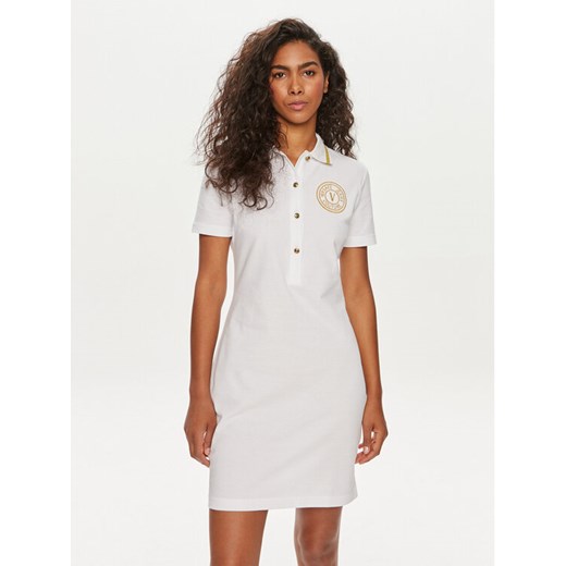 Versace Jeans Couture Sukienka codzienna 76HAOT03 Biały Regular Fit ze sklepu MODIVO w kategorii Sukienki - zdjęcie 184762028