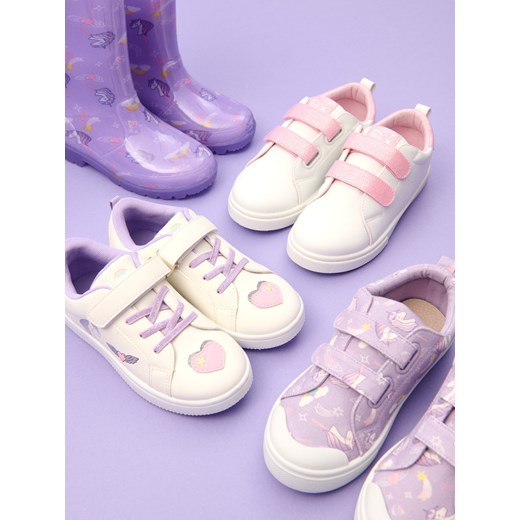 Sinsay - Sneakersy z naszywkami - biały Sinsay 26 Sinsay