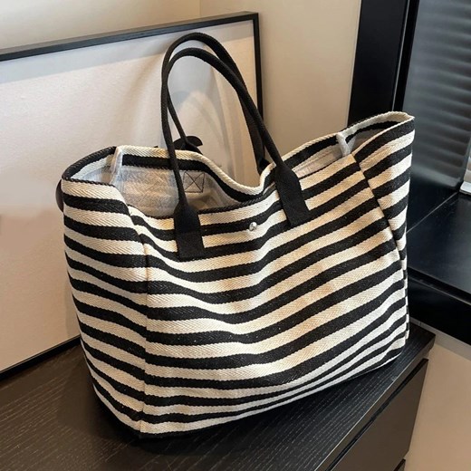 Materiałowa torba w paski - Czarny ze sklepu Intimica.pl w kategorii Torby Shopper bag - zdjęcie 184774765