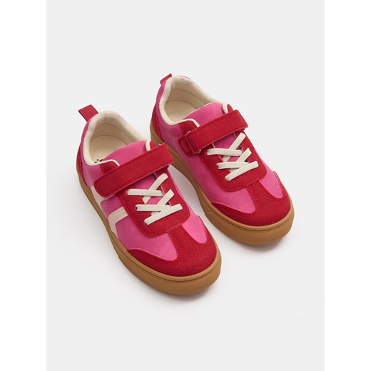 Sinsay - Sneakersy z imitacji zamszu - różowy Sinsay 34 Sinsay