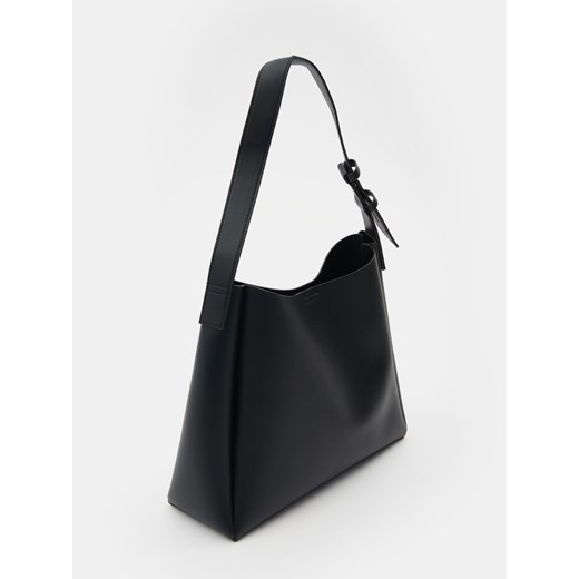 Sinsay - Torebka na ramię z imitacji skóry - czarny Sinsay One Size Sinsay