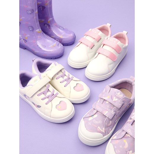 Sinsay - Sneakersy na rzepy z brokatem - biały Sinsay 31 Sinsay