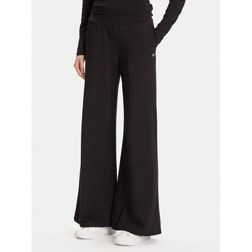EA7 Emporio Armani Spodnie dresowe 7W000462 AF13135 UC001 Czarny Relaxed Fit ze sklepu MODIVO w kategorii Spodnie damskie - zdjęcie 184794086