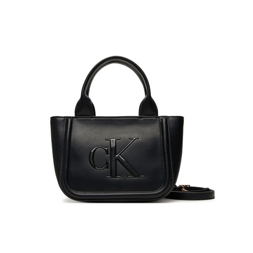 Torebka Calvin Klein Bold Ck Small Tote With Strap LV04F3219G Czarny ze sklepu eobuwie.pl w kategorii Kuferki - zdjęcie 184799765