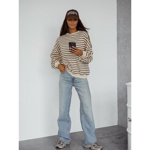 BLUZA OVERSIZE W PASKI- CZEKOLADOWA ze sklepu olika.com.pl w kategorii Bluzy damskie - zdjęcie 184808979