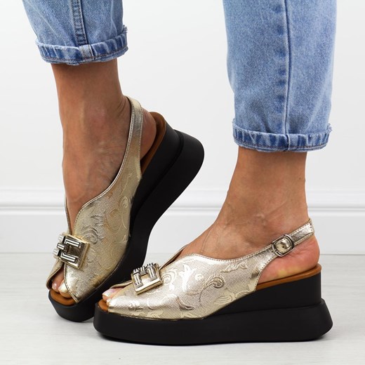 Złote sandały damskie na koturnie M.Daszyński Sa209-7 ze sklepu suzana.pl w kategorii Sandały damskie - zdjęcie 184822519