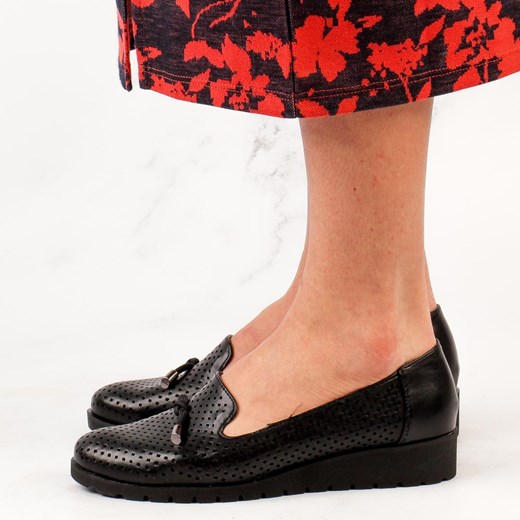 Czarne półbuty damskie Jezzi 1628-13 ze sklepu suzana.pl w kategorii Półbuty damskie - zdjęcie 184833998