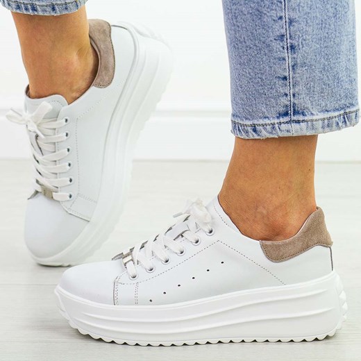Białe skórzane sneakersy damskie na platformie Filippo Dp6739/25 - id: 30784 - marki Filippo - 184838537 Białe skórzane sneakersy damskie na platformie Filippo Dp6739/25 ze sklepu suzana.pl w kategorii Trampki damskie - zdjęcie 184838537