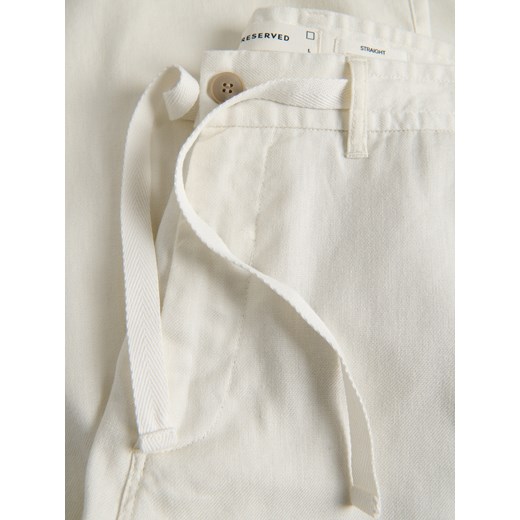 Reserved - Spodnie carrot z lnem - złamana biel Reserved S Reserved