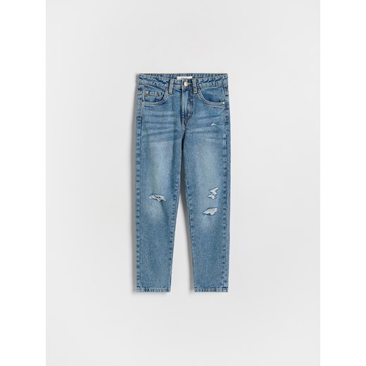 Reserved - Jeansy mom fit z przetarciami - niebieski Reserved 116 (5-6 lat) promocja Reserved