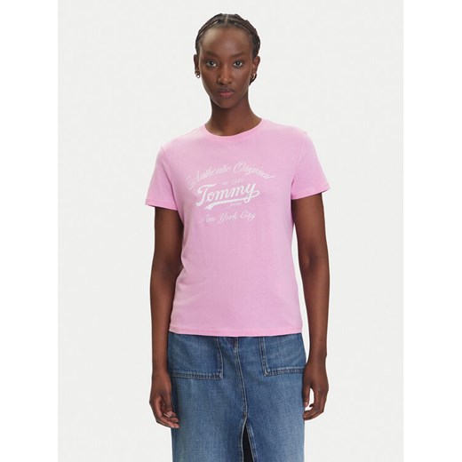 Tommy Jeans T-Shirt Essential DW0DW21404 Różowy Regular Fit ze sklepu MODIVO w kategorii Bluzki damskie - zdjęcie 184858076