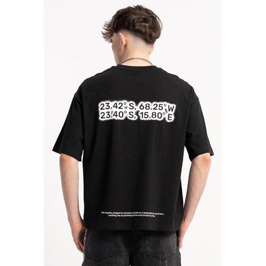 Czarny t-shirt boxy z autorską grafiką z tyłu, rozmiar - 170, kolor - czarny ze sklepu REPORTER w kategorii T-shirty chłopięce - zdjęcie 184878939