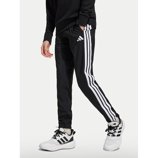 adidas Spodnie dresowe Essentials Climacool JD6500 Czarny Regular Fit ze sklepu MODIVO w kategorii Spodnie chłopięce - zdjęcie 184879698