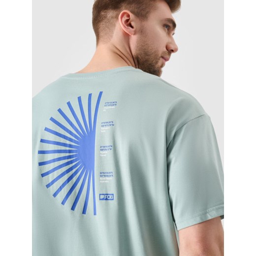 Męska koszulka z nadrukiem 4F 4FRSS24TTSHM2543 - zielona ze sklepu Sportstylestory.com w kategorii T-shirty męskie - zdjęcie 184885236