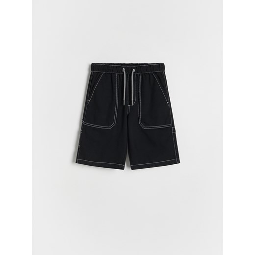Reserved - Bawełniane szorty z przeszyciami - czarny ze sklepu Reserved w kategorii Spodenki chłopięce - zdjęcie 184889226