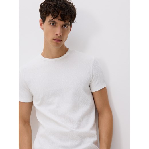 Reserved - Strukturalny t-shirt slim - złamana biel ze sklepu Reserved w kategorii T-shirty męskie - zdjęcie 184889307