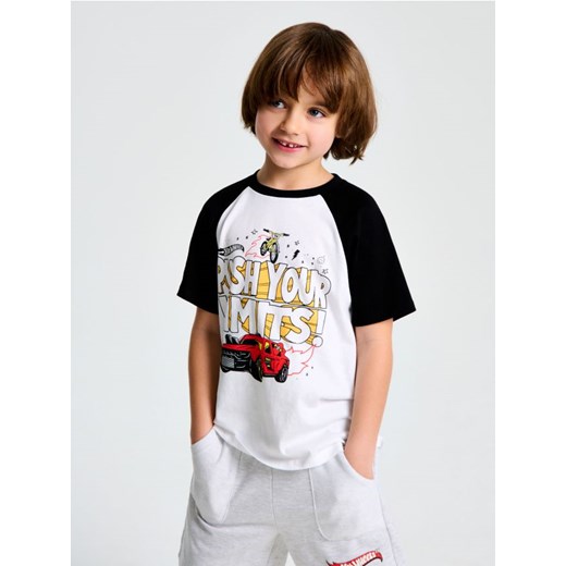 Sinsay - Koszulka Hot Wheels - biały Sinsay 104 (3-4 l) okazja Sinsay