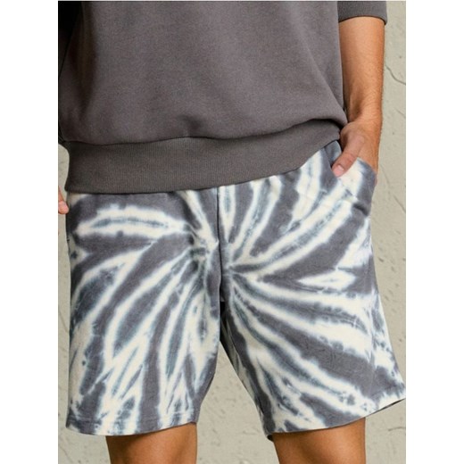 Sinsay - Szorty tie-dye - kremowy ze sklepu Sinsay w kategorii Spodenki męskie - zdjęcie 184915016