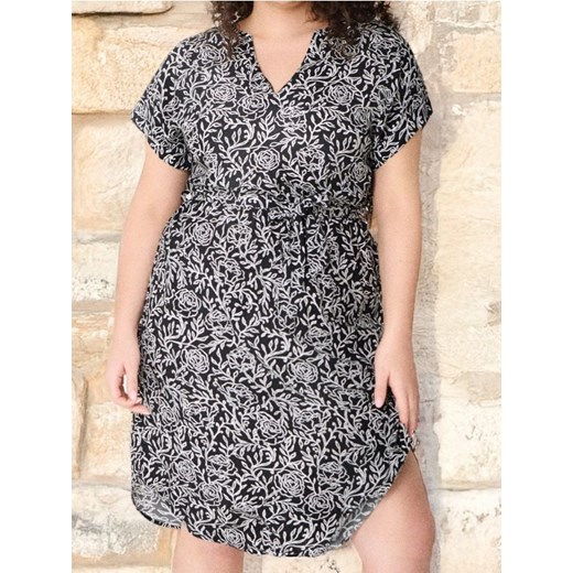 Sinsay - Wiskozowa sukienka midi w kwiaty PLUS SIZE - czarny ze sklepu Sinsay w kategorii Sukienki - zdjęcie 184915359