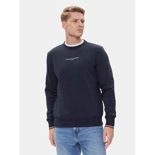 Tommy Hilfiger Bluza Small Logo MW0MW37471 Granatowy Regular Fit ze sklepu MODIVO w kategorii Bluzy męskie - zdjęcie 184920967