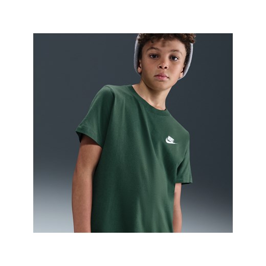 T-shirt dla dużych dzieci Nike Sportswear - Zieleń ze sklepu Nike poland w kategorii T-shirty chłopięce - zdjęcie 184925377