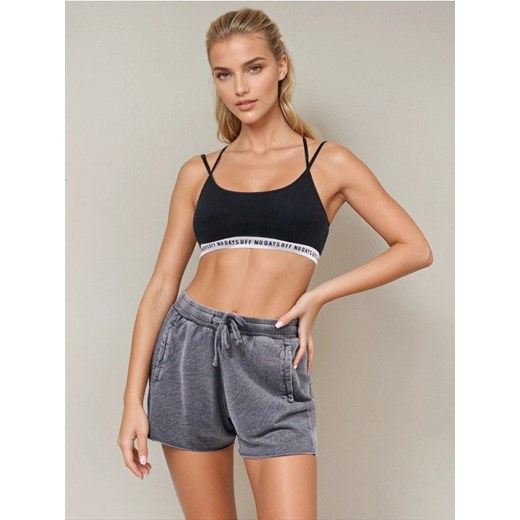 Sinsay - Szorty dresowe z efektem sprania - szary ze sklepu Sinsay w kategorii Szorty - zdjęcie 184940837