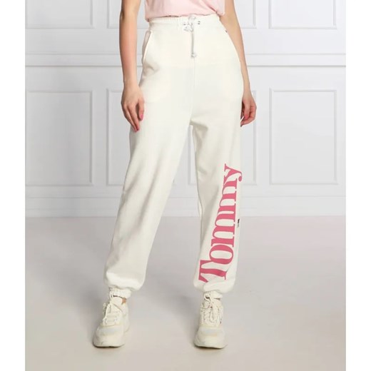 Tommy Jeans Spodnie dresowe | Regular Fit ze sklepu Gomez Fashion Store w kategorii Spodnie damskie - zdjęcie 184947928