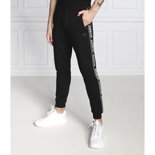 GUESS ACTIVE Spodnie dresowe NEW ARLO | Regular Fit ze sklepu Gomez Fashion Store w kategorii Spodnie męskie - zdjęcie 184948305