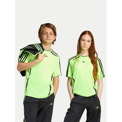 adidas T-Shirt Teamgeist JY6318 Zielony Loose Fit ze sklepu MODIVO w kategorii T-shirty chłopięce - zdjęcie 184950189