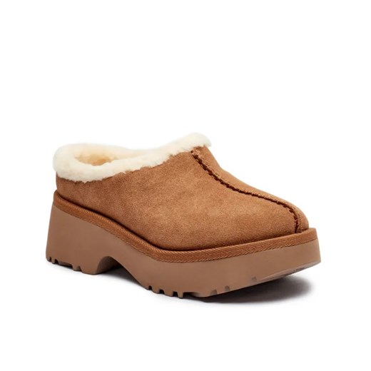 UGG Skórzane mule NEW HEIGHTS COZY ze sklepu Gomez Fashion Store w kategorii Klapki damskie - zdjęcie 184963095