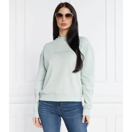 Calvin Klein Bluza HERO LOGO | Regular Fit ze sklepu Gomez Fashion Store w kategorii Bluzy damskie - zdjęcie 184985885