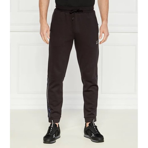 EA7 Spodnie dresowe | Regular Fit ze sklepu Gomez Fashion Store w kategorii Spodnie męskie - zdjęcie 185001945