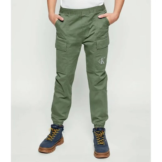 Calvin Klein Jeans Spodnie cargo Essential | Regular Fit ze sklepu Gomez Fashion Store w kategorii Spodnie chłopięce - zdjęcie 185002687