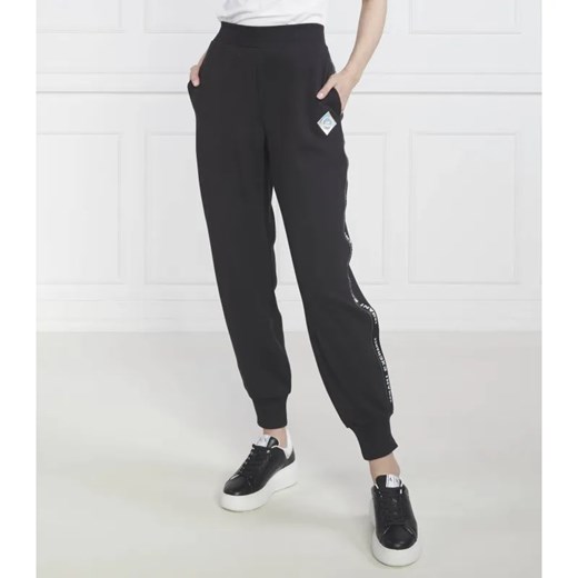 Armani Exchange Spodnie dresowe | Regular Fit ze sklepu Gomez Fashion Store w kategorii Spodnie damskie - zdjęcie 185002876