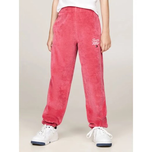 Tommy Hilfiger Spodnie dresowe | Regular Fit ze sklepu Gomez Fashion Store w kategorii Spodnie dziewczęce - zdjęcie 185003347
