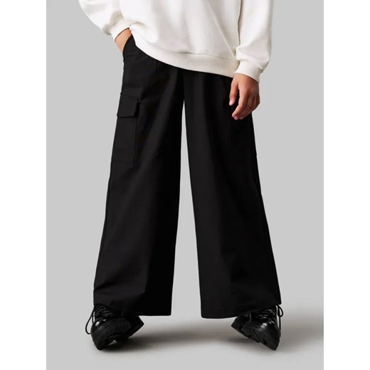 Calvin Klein Jeans Spodnie cargo | Relaxed fit ze sklepu Gomez Fashion Store w kategorii Spodnie dziewczęce - zdjęcie 185004686