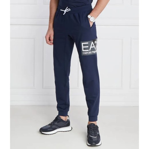 EA7 Spodnie dresowe | Regular Fit ze sklepu Gomez Fashion Store w kategorii Spodnie męskie - zdjęcie 185005818