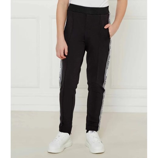 Karl Lagerfeld Kids Spodnie dresowe | Regular Fit ze sklepu Gomez Fashion Store w kategorii Spodnie chłopięce - zdjęcie 185006997