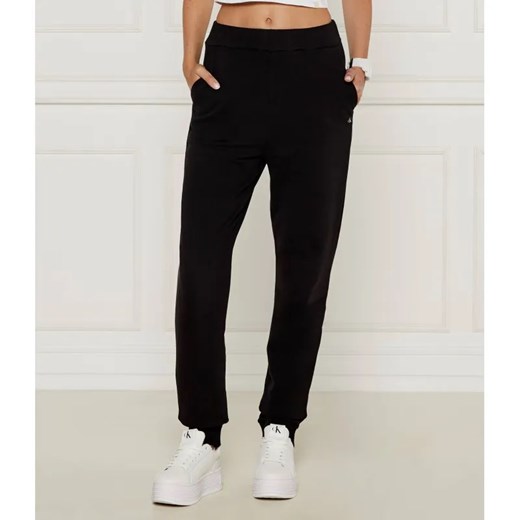 Calvin Klein Jeans Spodnie dresowe | Regular Fit ze sklepu Gomez Fashion Store w kategorii Spodnie damskie - zdjęcie 185012185