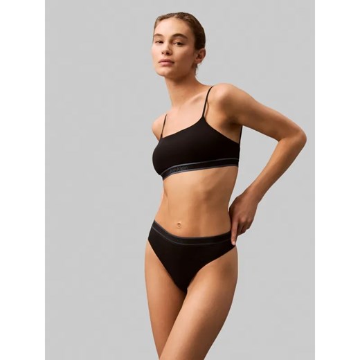 Calvin Klein Underwear Stringi ze sklepu Gomez Fashion Store w kategorii Majtki damskie - zdjęcie 185012417