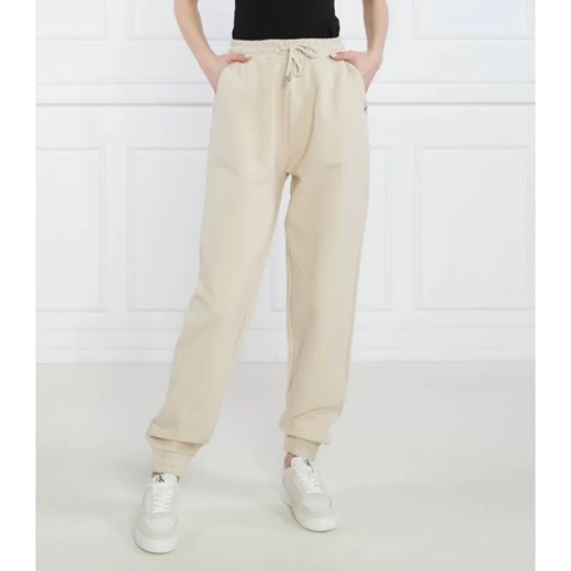 Calvin Klein Jeans Spodnie dresowe TAB OTTOMAN | Straight fit ze sklepu Gomez Fashion Store w kategorii Spodnie damskie - zdjęcie 185012775
